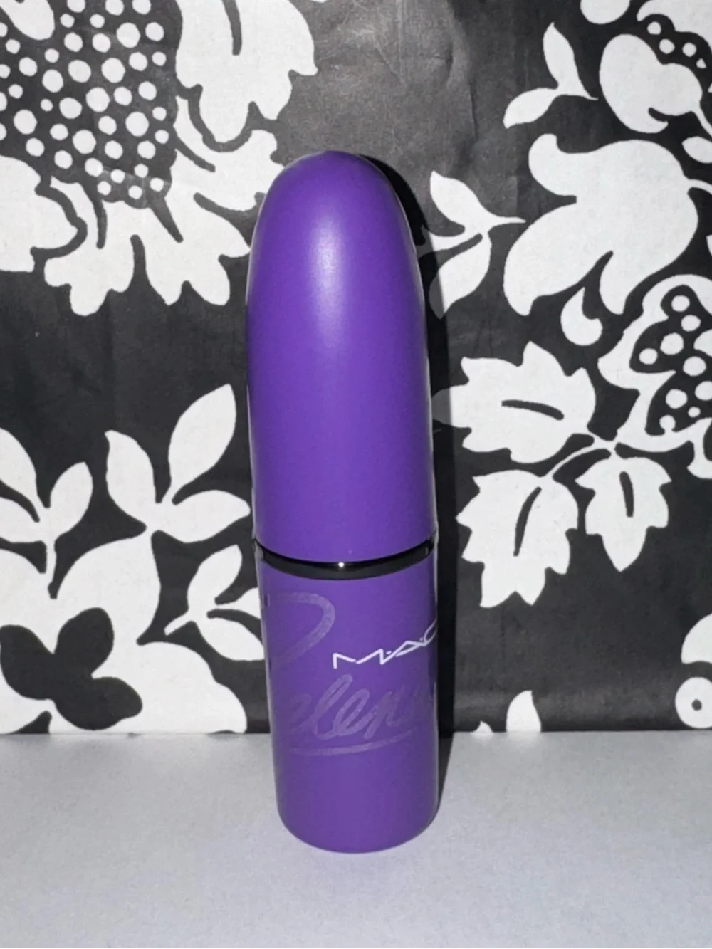 Mac Amor Prohibido Lipstick